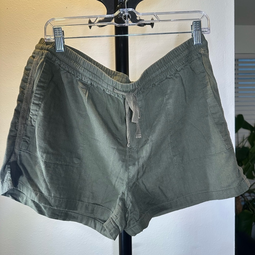 Caslon - Olive Green Women's Casual Shorts